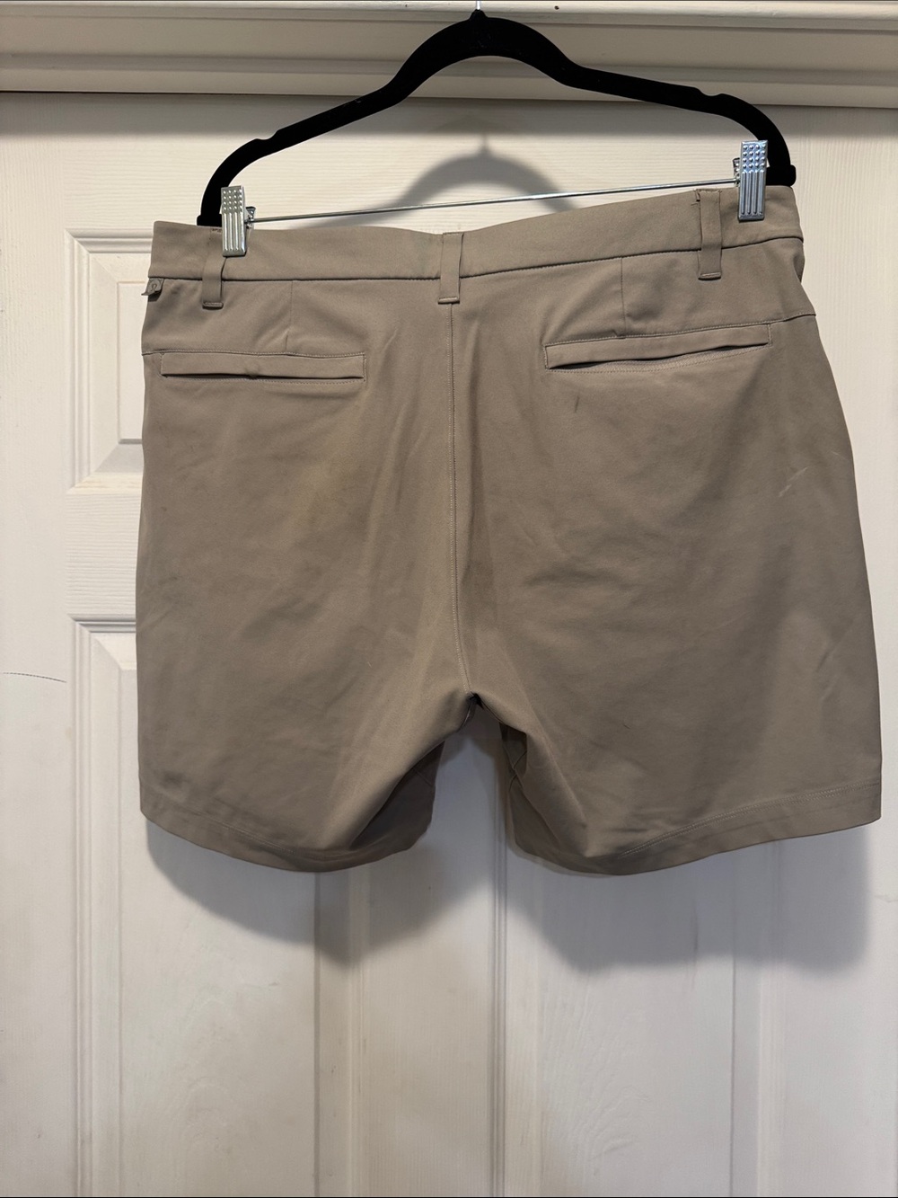 Lululemon Men's Beige Performance Shorts - Picture 4 of 6